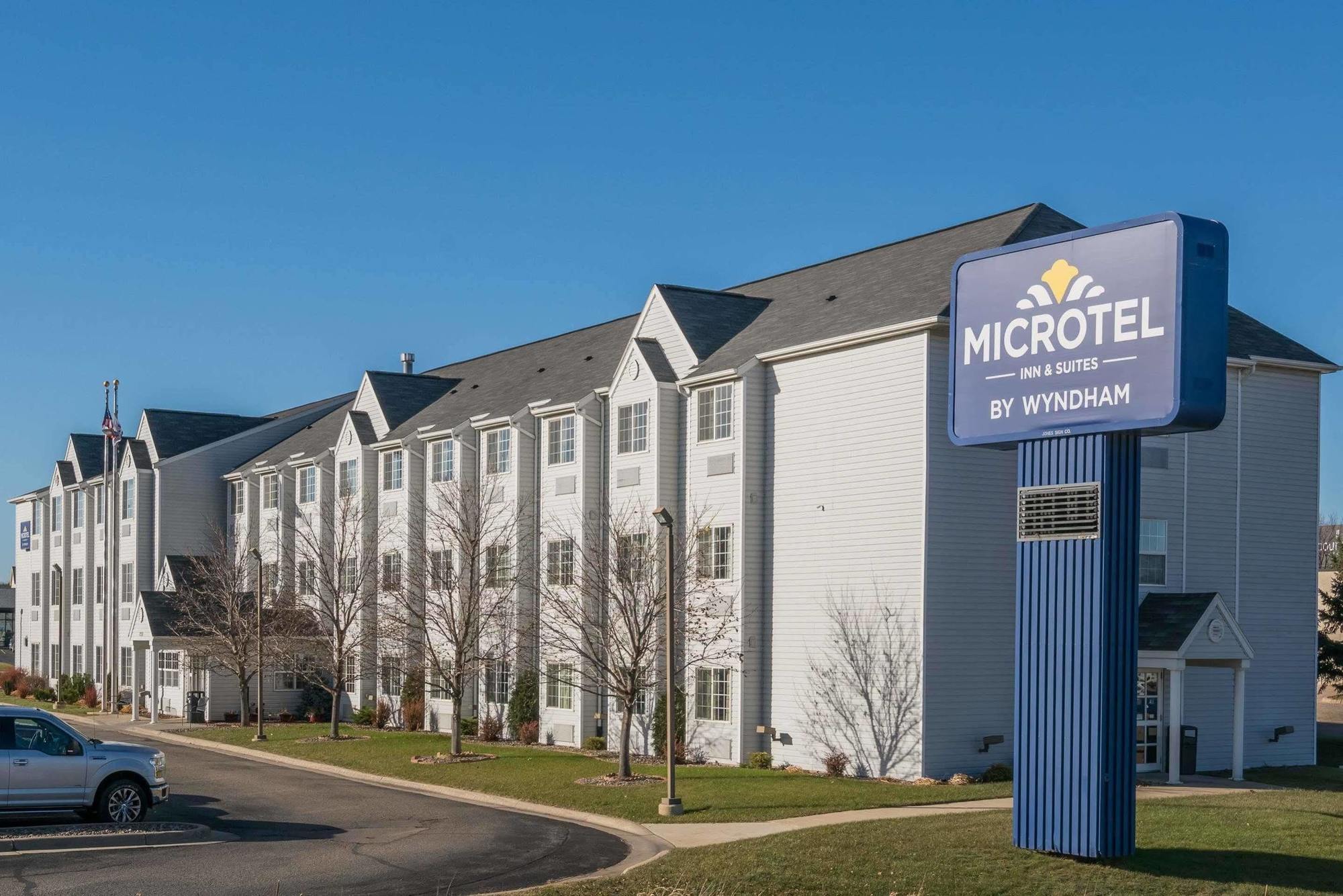 Microtel Inn & Suites By Wyndham Rochester North Mayo Clinic Exterior photo